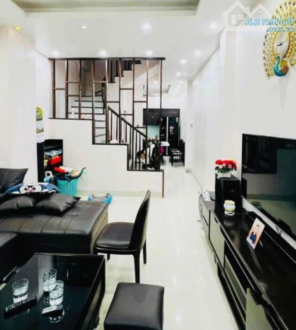 Bán Nhà Trích Sài 55m-5 tầng , Ngõ Thông ,Kinhh Doanh , Trước Nhà 4m, Căn Góc , Dân Xây