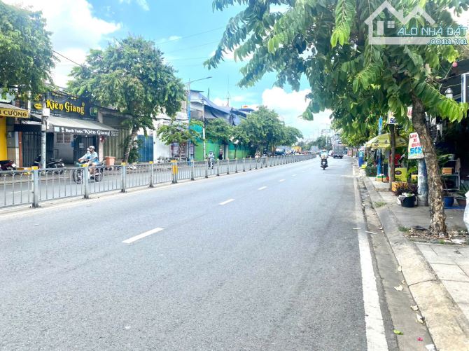BÁN NHÀ MẶT TIỀN KÊNH TÂN HÓA,TÂN PHÚ,42M2,KINH DOANH TỐT,NHỈNH 5 TỶ