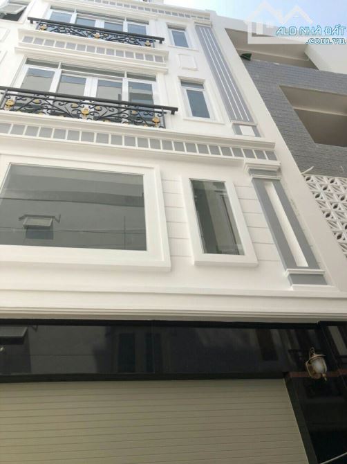 HOT! SƯ VẠN HẠNH nối dài đoạn đẹp nhất, Q.10 , DT: 4.5x16m, - 4 Tầng - HĐT: 35tr/th