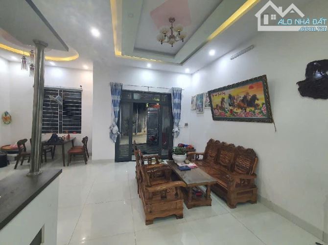 Bán nhà c4 kiệt Bà Bang Nhẵn_ gần Lê Văn Hiến_ 105m2 _ 3.7 tỷ.