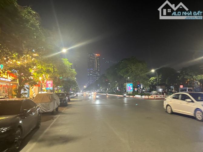 Nhà Văn Cao 6 tầng thang máy mới view hồ Tây 54m mặt tiền 6m chỉ  13.8 tỷ
