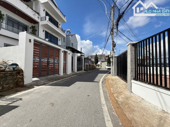 Bán Gấp Khách Sạn Trung Tâm P2 Đã Hoàn Công 7 Phòng Đều Có View Đẹp Đường Ô Tô 5m