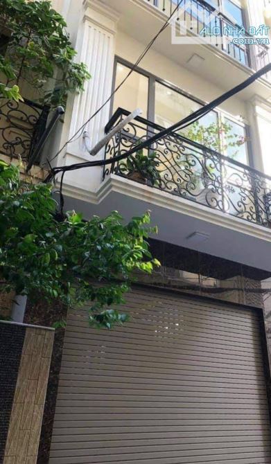 Cho thuê nhà phố Linh Lang kinh doanh nhiều loại mô hình DT 70m2x5T mặt tiền 7m giá 33 tr