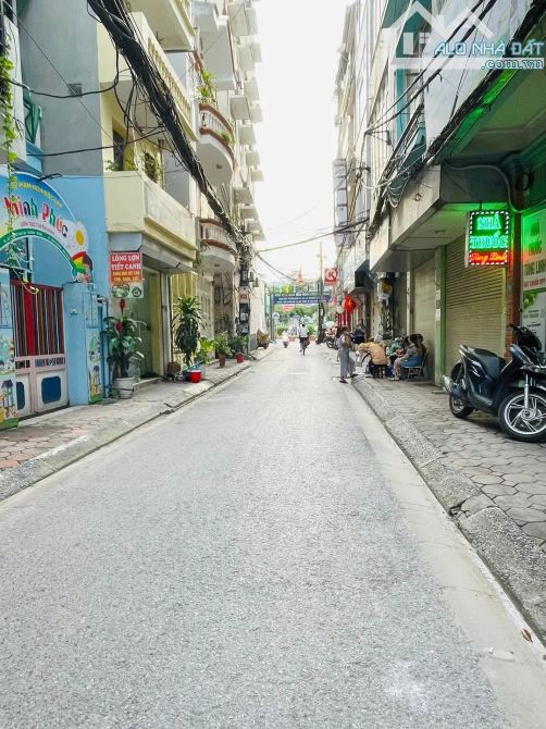 BÁN NHÀ PHÂN LÔ PHỐ VĂN CAO BA ĐÌNH 17 TỶ DT 40m2 MT 4m 5T 2 MẶT TIỀN VỈA HÈ Ô TÔ TRÁNH KI