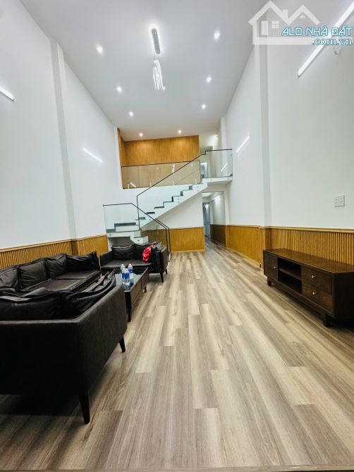 Bán nhà gần Trường Đại Học Ngoại Ngữ