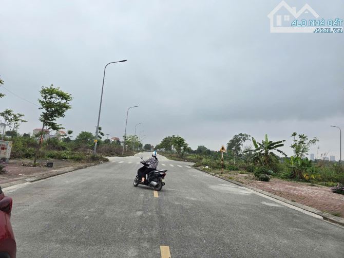 💯Bán Lô Đấu Giá Kim Chân Trục 19m Gần Trường Mầm Non Mt 5m Dt 90m2 Hướng ĐN Giá 3.85 Tỷ