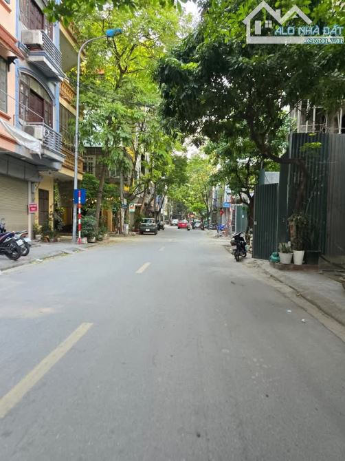 20 Tỷ nhà mặt phố Nguyễn Khả Trạc, Cầu Giấy ,DT 60m, 5 tầng MT 4.5m