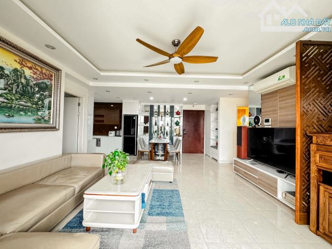 Căn  Tòa C3 - Tháp D Capitale 119 Trần Duy Hưng 106m2- 3PN 2WC: 12.5 tỷ full Nội Thất xịn - 3
