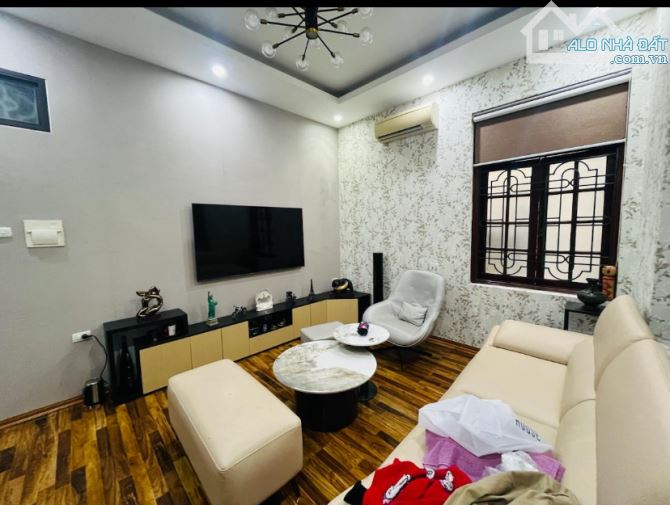 NHÀ QUÁN THÁNH 85m2 - QUÁ ĐẸP ĐỂ XÂY TÒA APARTMENT HOẶC CĂN BIỆT THỰ!