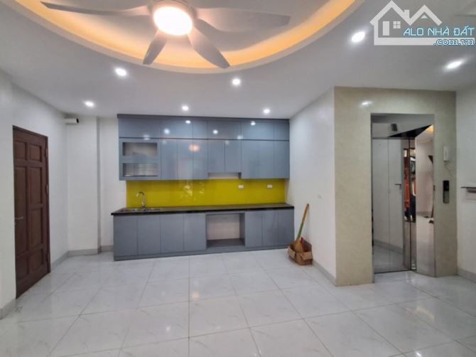 Nhà Đẹp-Lô Góc-Thang Máy Sịn-Ngõ Thông-Ô Tô Đỗ Cửa-Khu Vực Tây Mỗ-Nam Từ Liêm : Nhỉnh 8 Tỷ