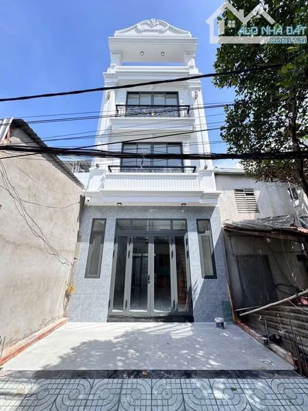 Nhà Mới Đối Diện Gigamall Phạm Văn Đồng SHR 5x12 sân ô tô, SHR giá TL