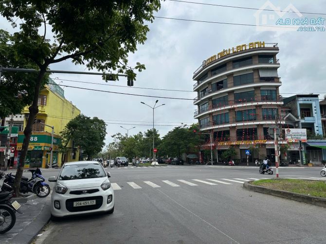 cần bán căn nhà 4 tầng đường đôi nguyễn văn linh -TP HẢI DƯƠNG