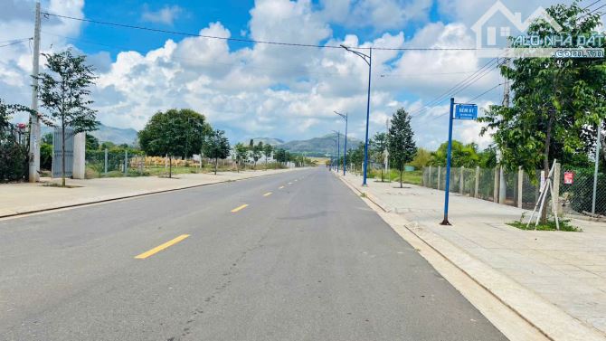 BÁN LÔ GÓC - ĐƯỜNG TẠ VĂN SÁU - TRUNG TÂM TT ĐẤT ĐỎ ,PHÙ HỢP KINH DOANH , GIÁ CHỈ 1 TỶ 660