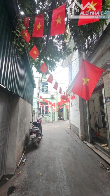CẦN BÁN NHÀ HỮU HƯNG, Giá 6.35 tỷ, OTO ĐỖ CỬA, NGÕ NÔNG, MT KHỦNG 5.1m, DT 34m, 5 Tầng