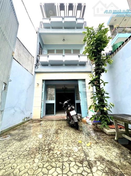 Bán nhà mặt phố quận 6 - Khu vip bình phú - Sơn phết lại mới tinh 12,8 tỷ