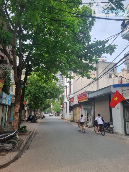 Siêu đẹp, bán đất Trâu Quỳ Gia Lâm, 74m - ô tô chạy vòng quanh - 8.x tỷ.