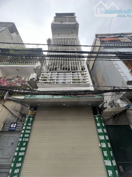 Nhà lô góc, oto đỗ cửa, ngõ thông, kinh doanh tốt, 3 mặt thoáng, DT 40m2, giá 9.8 Tỷ