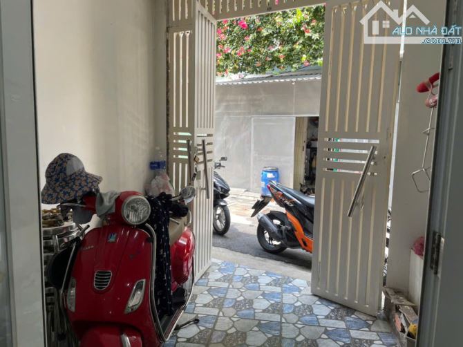 Nhà 2 tầng đường TÂN THỚI NHẤT 10, phường TÂN THỚI NHẤT, Q12, dt 48m2 (3mx17m). 4,1Tỷ