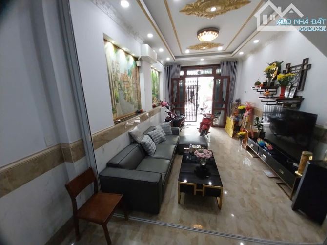 BÁN 🏡ĐẸP- HẺM XE TẢI - 3TẦNG XÂY KIÊN CỐ - THIẾT KÊ HIỆN ĐẠI -