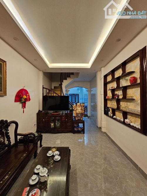 DUY NHẤT-PHỐ THÁI THỊNH - NHÀ ĐẸP Ở NGAY -50m x 4TẦNG