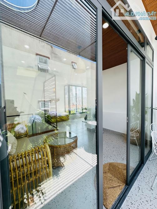 Nhà Tốt Giá Rẻ khu nhà Ga T3, Nguyễn Đức Thuận - DT: 65m2, 3 tầng, giá: 7.1 tỷ LT