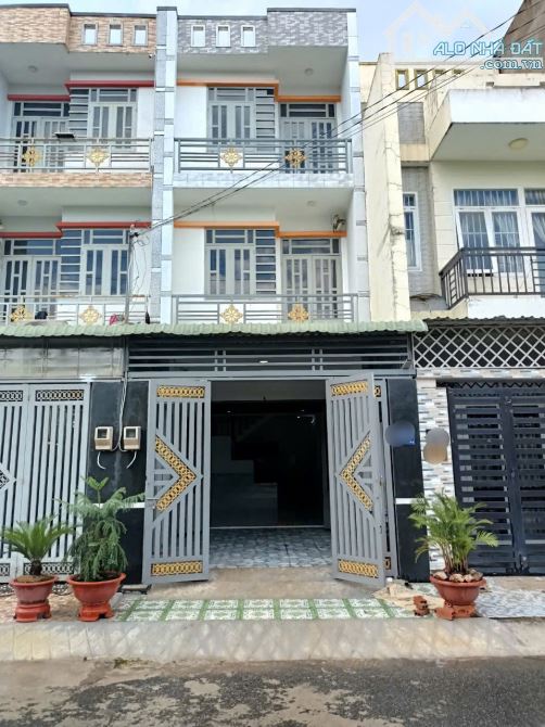 GẤP: GIÁ CỰC NÉT NHÀ 3 TẦNG ĐƯỜNG 8M, KHU PHÂN LÔ HIỆP BÌNH PHƯỚC, 4x17M GIÁ: 5.5 TỶ