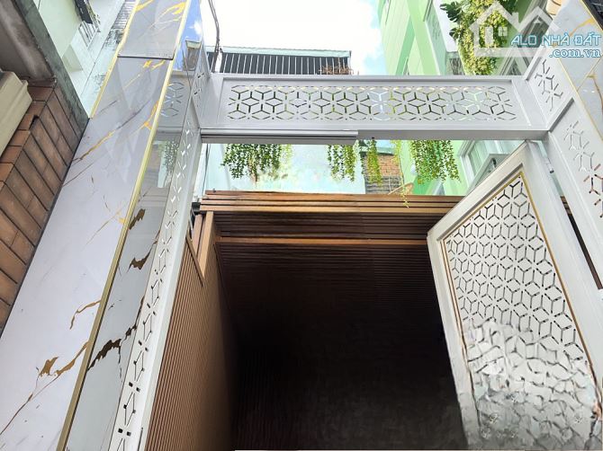 BÁN NHÀ ĐẸP VIP TRUNG TÂM BÌNH THẠNH – NGANG 5M – 5 TẦNG – 8PN KHÉP KÍN – GIÁ CHỈ 11 TỶ