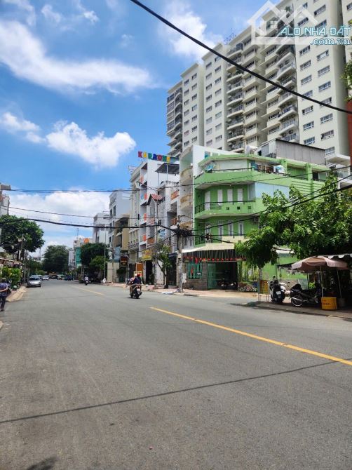 Mặt tiền Chợ Lớn ngay Bình Phú (5,5x16) Nhà 5 tầng 11pn mặt sau VIEW công viên nhĩnh 18 tỷ