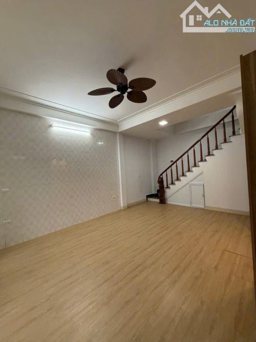 Bán nhà đẹp, mặt phố Tây Tựu, Bắc Từ Liêm, 37m2,oto tránh, kinh doanh đỉnh, dòng tiền cao.