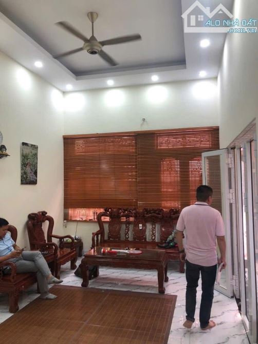 Nhà mặt ngõ đường 19/5 văn quán-hà đông  76 m2 4 tầng MT 6 m giá 15.8 tỷ