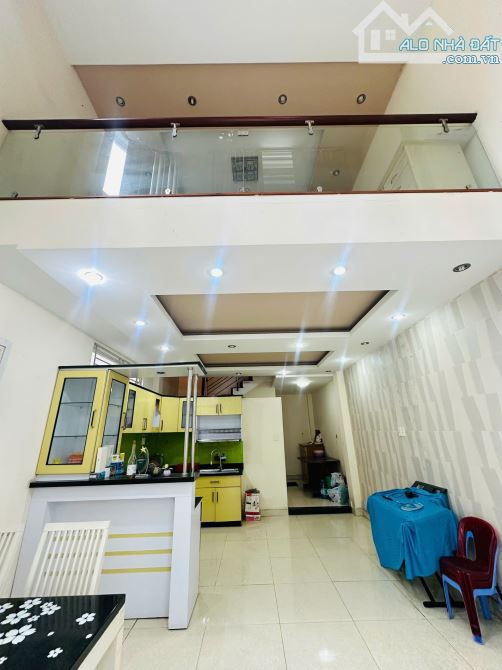 Nhà HXH Lạc Long Quân, Âu Cơ - 5 x 12m, 4 tầng, chỉ 8.9 tỷ TL
