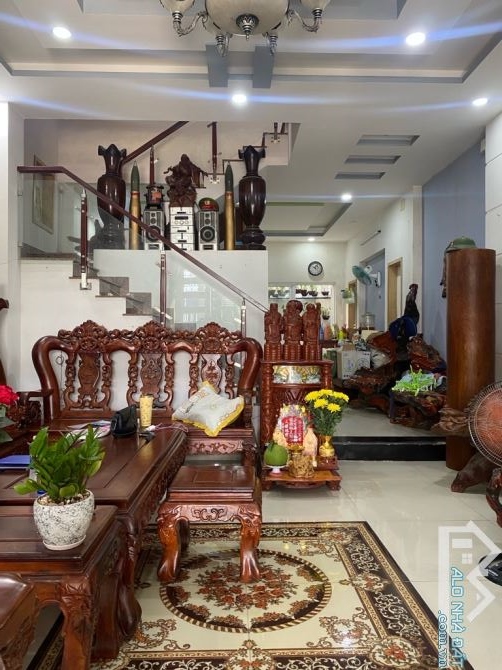 NHÀ 3 LẦU ĐẸP - XE HƠI NGỦ TRONG NHÀ - ĐÀO TÔNG NGUYÊN, THỊ TRẤN NHÀ BÈ
