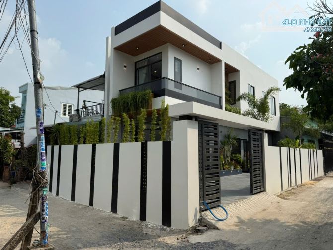 Nhà mới 141m thiết kế hiện đại gần chợ Lái Thiêu giá chỉ hơn 4 tỷ sổ riêng
