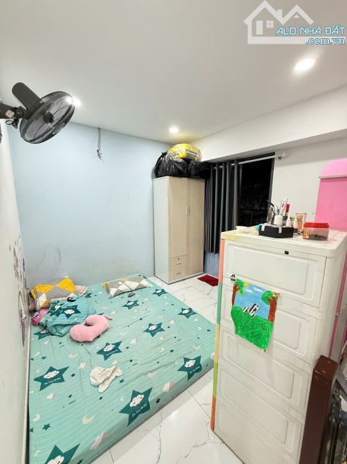 CHỈ 5 TỶ LÀ  CÓ NGAY NHÀ TÂN PHÚ – 3 TẦNG MỚI Ở NGAY - GẦN NGAY CHỢ, BIG C - KHU DÂN TRÍ