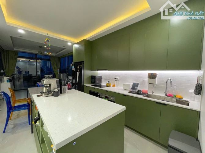 BÁN GẤP NHÀ 7 TẦNG THANG MÁY PL GIANG VĂN MINH,DT:62M2,Ô TÔ 7 CHỖ VÀO NHÀ,NGÕ Ô TÔ THÔNG.