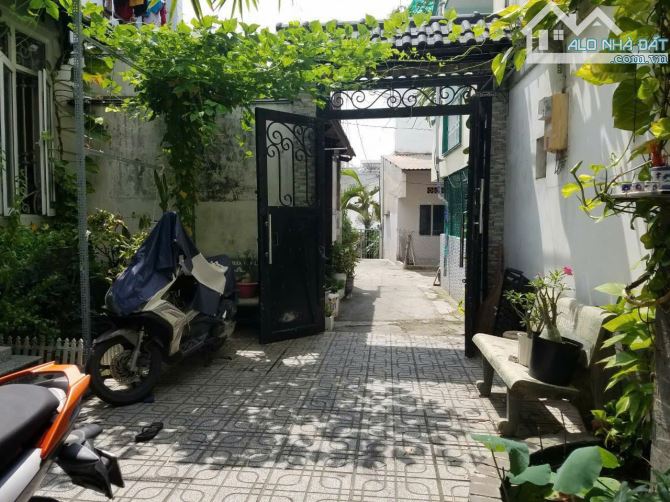 BIỆT THỰ MỸ HUỀ TRUNG CHÁNH HÓC MÔN GIÁ RẺ 6.19 TỶ  DIỆN TÍCH 127m2 ( 7 x 18 ) full thổ