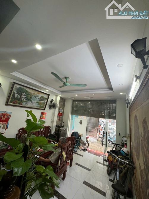 BÁN NHÀ TRUNG TÂM HOÀNG MAI, NGÕ THÔNG, GẦN Ô TÔ, 45M2 GIÁ CHỈ 9.X TỶ