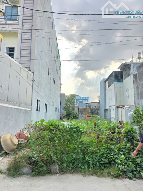 Hẻm xe tải 1/ đường Thạnh Lộc 15 thông tứ phía, Full thổ cư, 5x35m, Giá 6.8 tỷ ( TL)