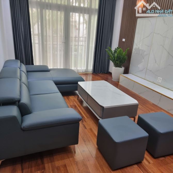 Cần bán nhà gần Ngã Tư Sở ngõ thông, rộng thoáng 63m2*4T, mt 4,5m giá chỉ 11.5 tỷ!