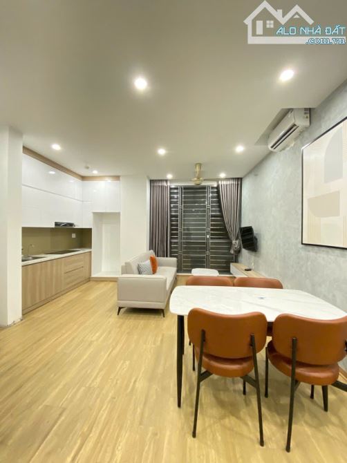 Bán căn hộ HOME CITY TRUNG KÍNH 70m2, 2 phòng ngủ rất đẹp giá hơn 6 tỷ