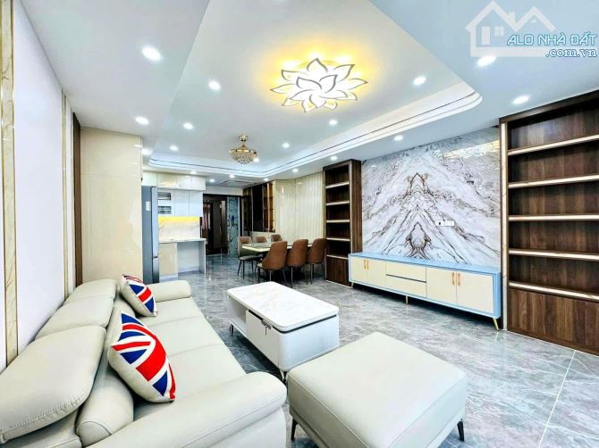 BÁN NHÀ 5 TẦNG THANG MÁY CẠNH PARKCITY_55M, OTO ĐỖ CỬA, NGÕ RỘNG THÊNH THANG CHỈ 8,5 TỈ