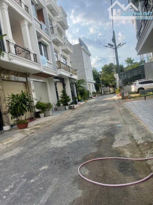 Giá gấp rẻ 3 tỷ 850. Lô đất hẻm 77 phường Hiệp Hoà, Biên Hoà. 4,2x22m 90m. Đường 5m