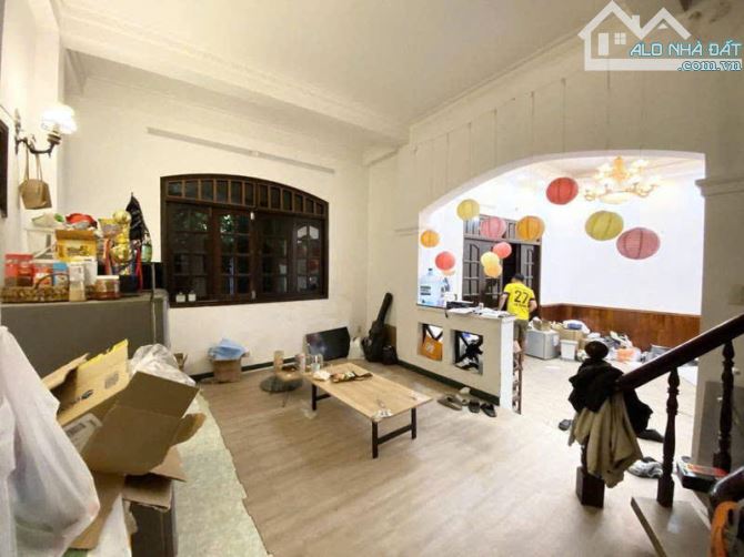 BÁN BIỆT THỰ LÔ GÓC TRẦN QUANG DIỆU, QUẬN 3 - 4 TẦNG, 6 PHÒNG NGỦ, GIÁ 19,6 TỶ