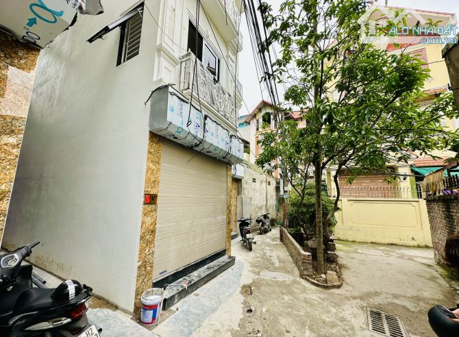 Hơn 6 tỷ chút xíu - Nhà Hoàng Mai mới cứng - Ngõ 3 gác cách 2 nhà ra ô tô!!!