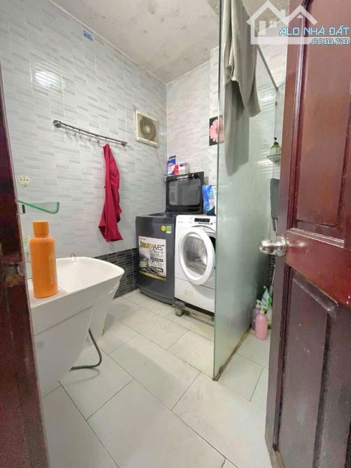 Căn Nhà Lệch Tầng Tuyệt Đẹp – Hẻm Nhựa 7m Khu VIP Bàu Cát – Giá Tốt 16.7 Tỷ