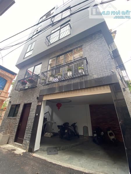 Nhà siêu đẹp ở ngay Nguyễn Văn Cừ Long Biên Sổ 45m 5 tầng 4 ngủ MT8m Giá 14 tỷ Ngõ ô tô