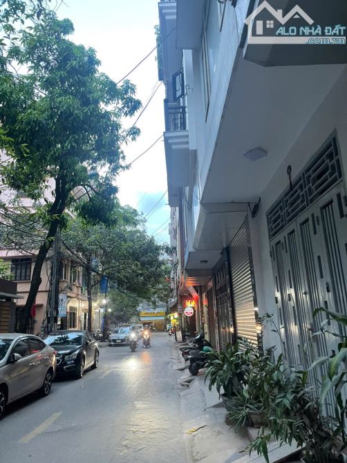 BÁN GẤP, NHÀ MẶT PHỐ KINH DOANH NGUYỄN KHẢ TRẠC, PHÂN LÔ, VỈA HÈ, 60M2, CHỈ 20,9 TỶ.