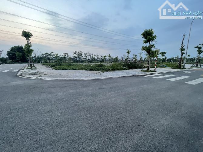 Bán đất Vân Hà, gần đường dẫn cầu Tứ Liên, ô tô đỗ, giá hơn 5 tỷ