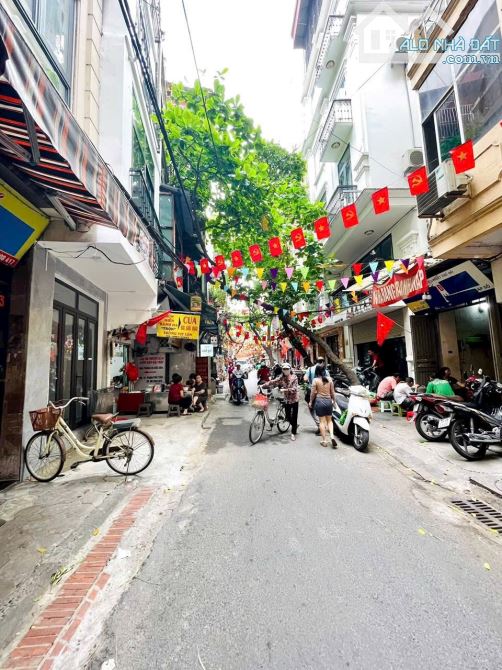 BÁN NHÀ Mặt phố Phan Phù Tiên, Đống Đa kinh Doanh Đông đúc DT 17m ( từ T2 20m) 5 Tầng, MT