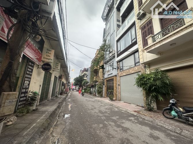 CẦN BÁN THANH LÝ 1 LÔ CẤP 4 SIÊU ĐẸP-70M2-MT 4,6M-ĐỨC GIANG -THÔNG THƯỢNG THANH-NGÔ GIA TỰ